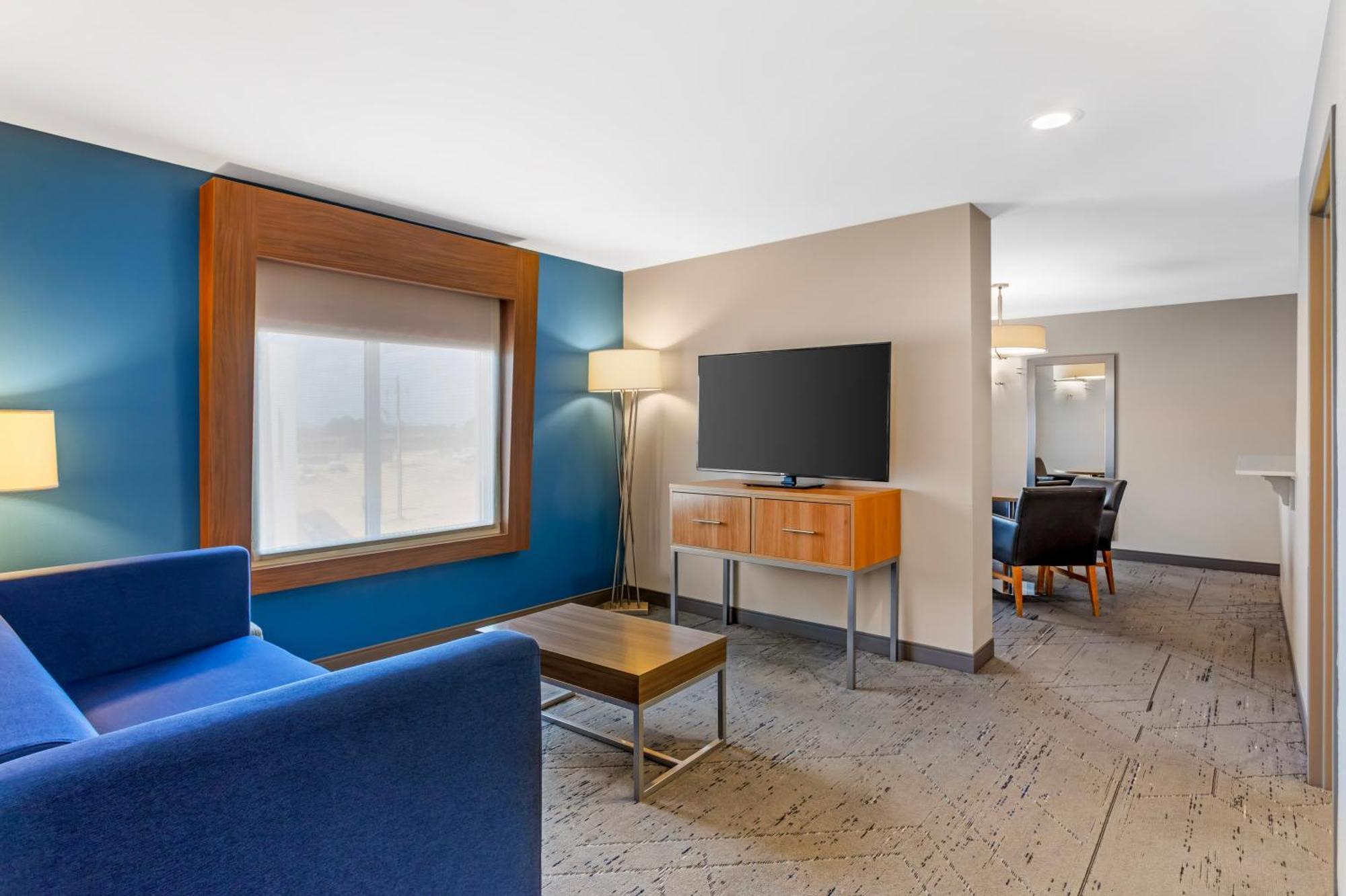 King Suite Additional Living Area