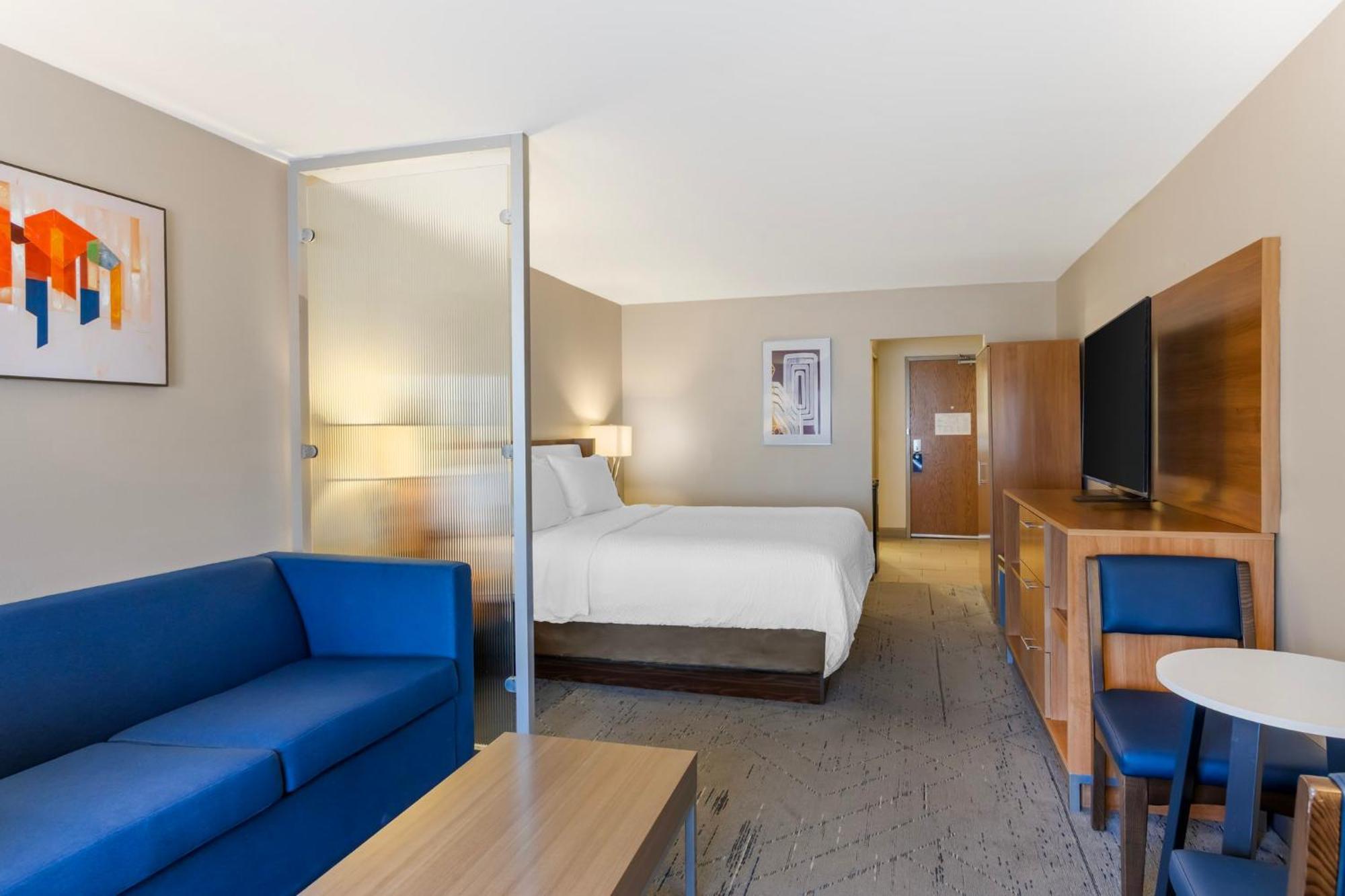 King Suite Additional Living Area