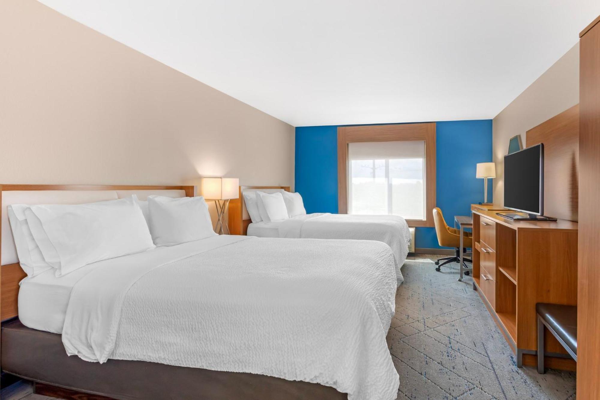 Standard Queen Room Two Queen Beds